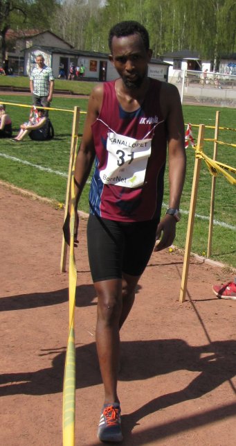 k2016 d.jpg (56170 bytes)